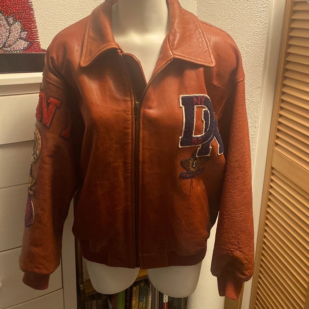 1992 vintage dkny limited edition. Good condition.